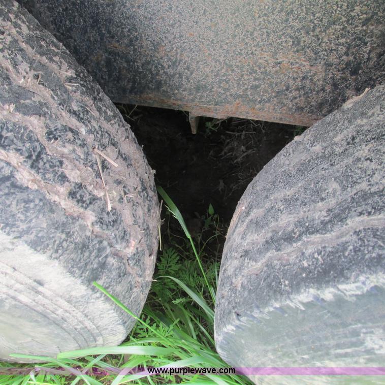 image for item G9299 2001 Coose gooseneck livestock trailer