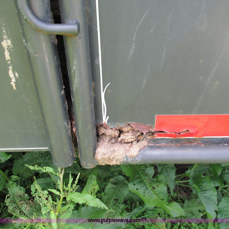 image for item G9299 2001 Coose gooseneck livestock trailer