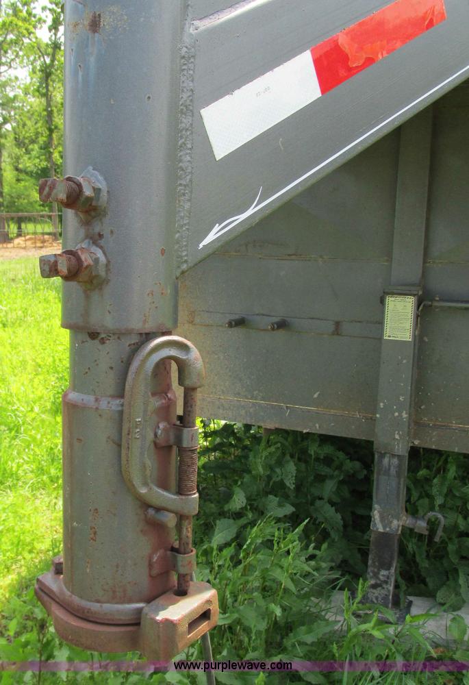 image for item G9299 2001 Coose gooseneck livestock trailer