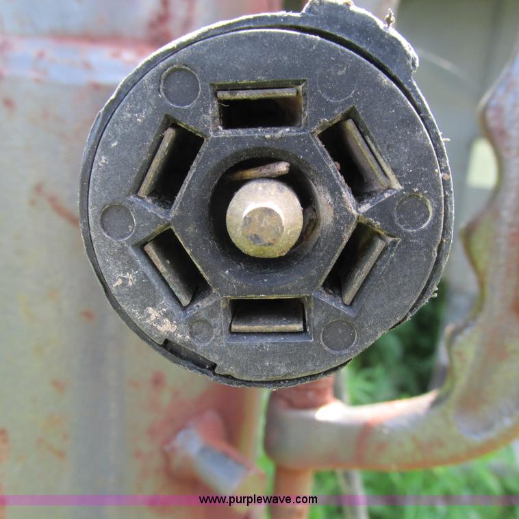 image for item G9299 2001 Coose gooseneck livestock trailer