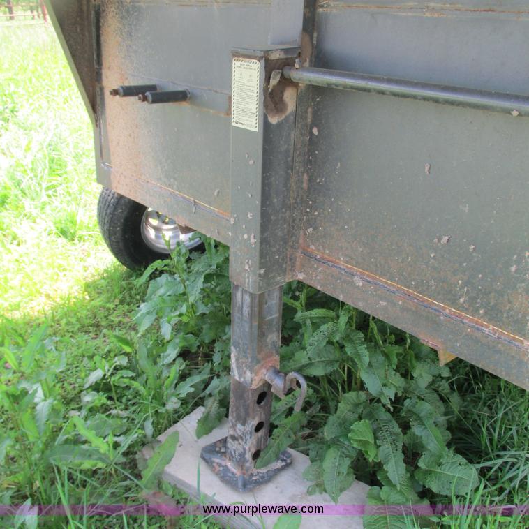 image for item G9299 2001 Coose gooseneck livestock trailer