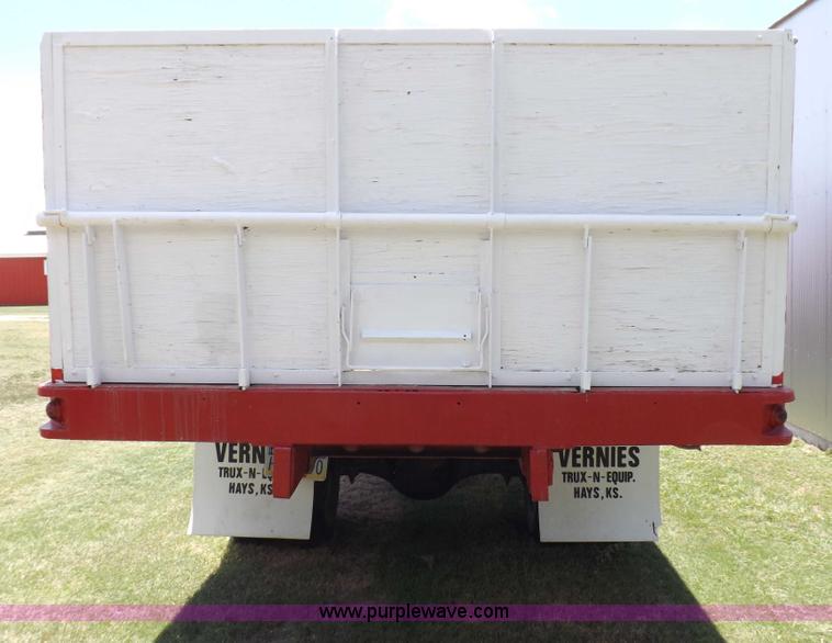image for item H1861 1968 Dodge D500 grain truck