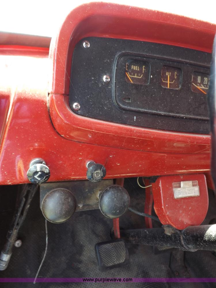image for item H1861 1968 Dodge D500 grain truck