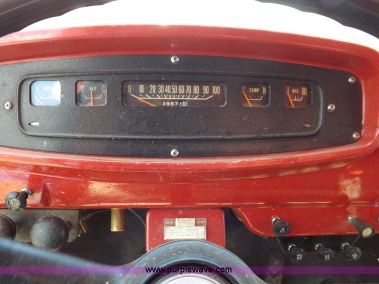 image for item H1861 1968 Dodge D500 grain truck