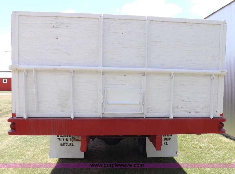 image for item H1861 1968 Dodge D500 grain truck