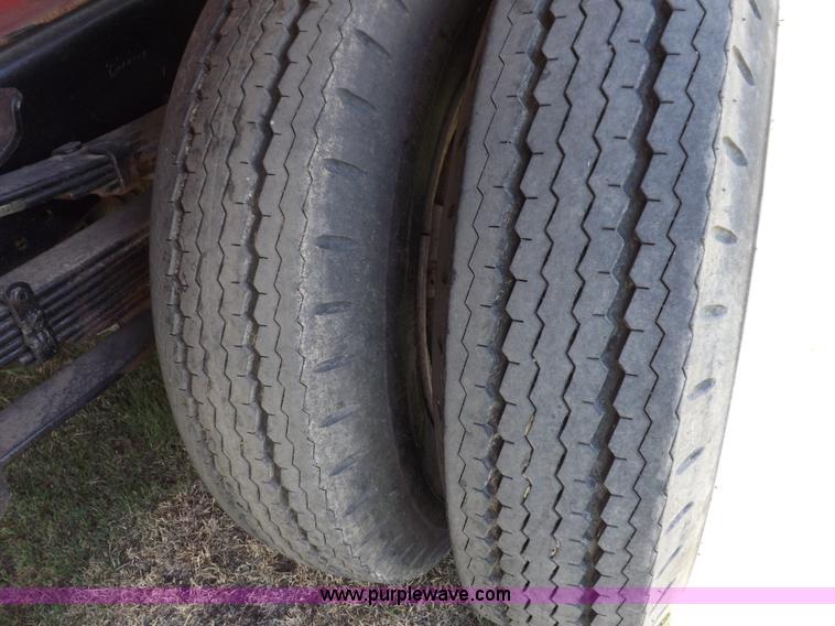 image for item H1861 1968 Dodge D500 grain truck