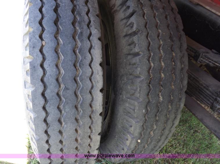 image for item H1861 1968 Dodge D500 grain truck
