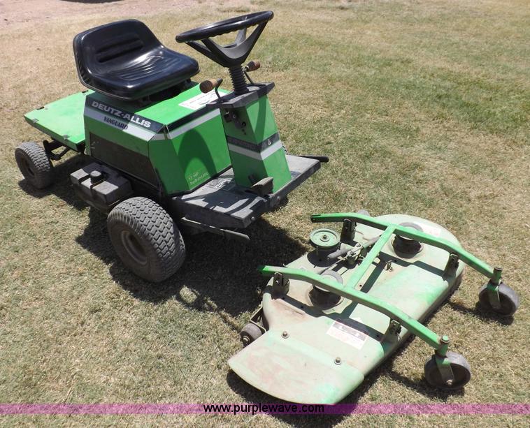 image for item H1863 Deutz Allis lawn mower