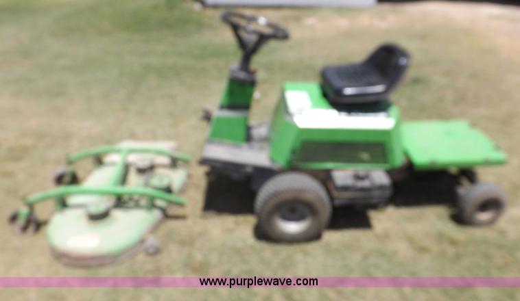 image for item H1863 Deutz Allis lawn mower