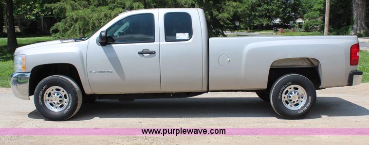 image for item H2503 2008 Chevrolet Silverado 2500HD Ext. Cab pickup truck