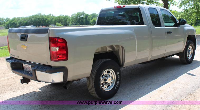 image for item H2503 2008 Chevrolet Silverado 2500HD Ext. Cab pickup truck