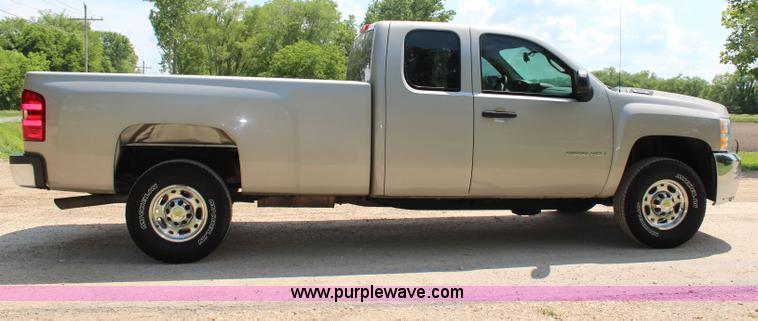 image for item H2503 2008 Chevrolet Silverado 2500HD Ext. Cab pickup truck