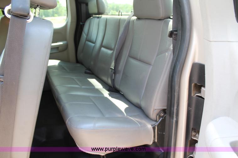 image for item H2503 2008 Chevrolet Silverado 2500HD Ext. Cab pickup truck