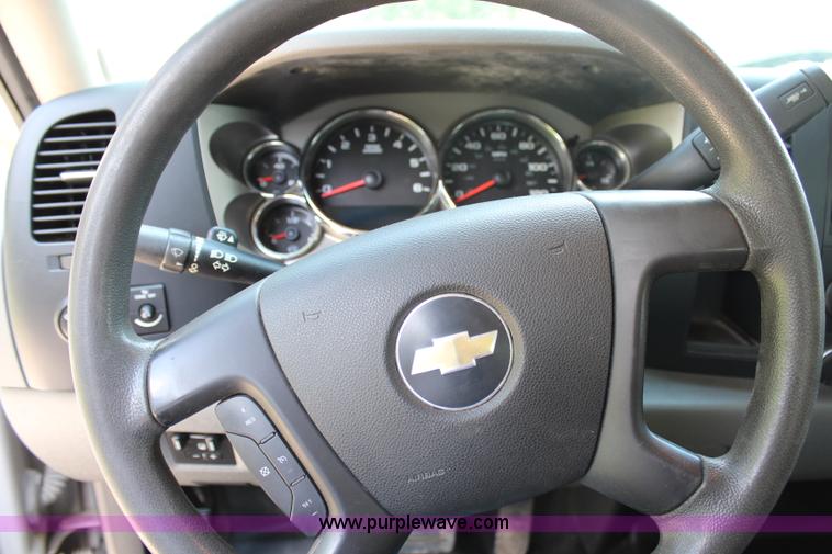 image for item H2503 2008 Chevrolet Silverado 2500HD Ext. Cab pickup truck