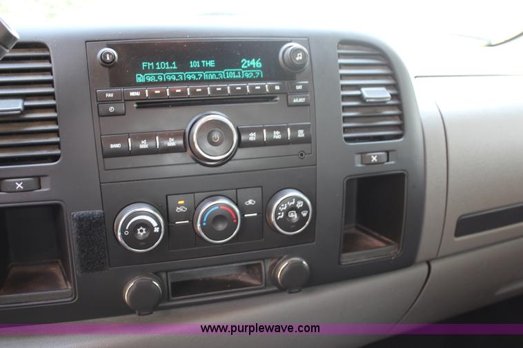 image for item H2503 2008 Chevrolet Silverado 2500HD Ext. Cab pickup truck