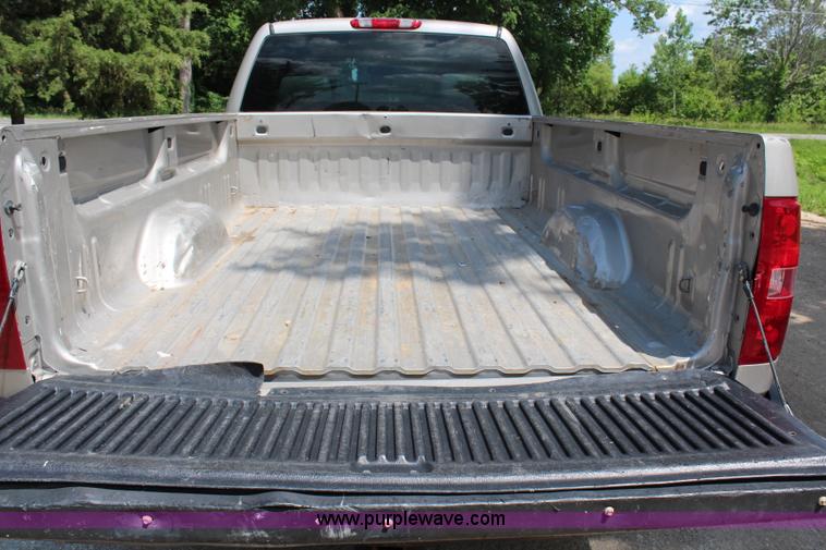 image for item H2503 2008 Chevrolet Silverado 2500HD Ext. Cab pickup truck