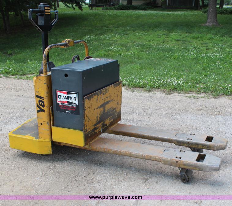 image for item H2506 Yale electric pallet jack