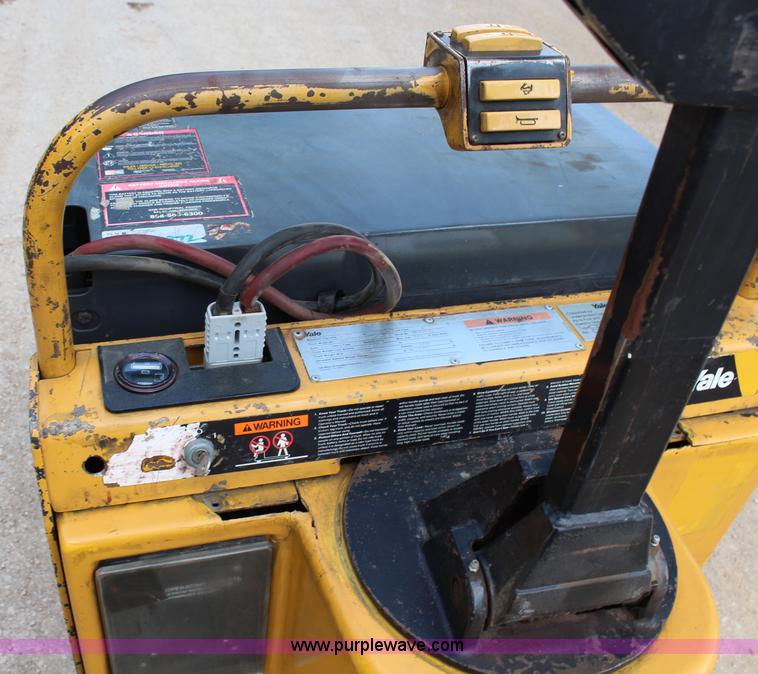 image for item H2506 Yale electric pallet jack