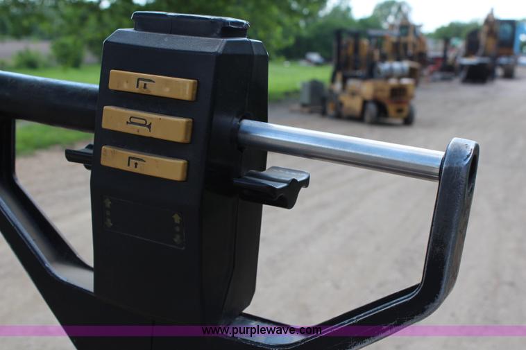 image for item H2506 Yale electric pallet jack