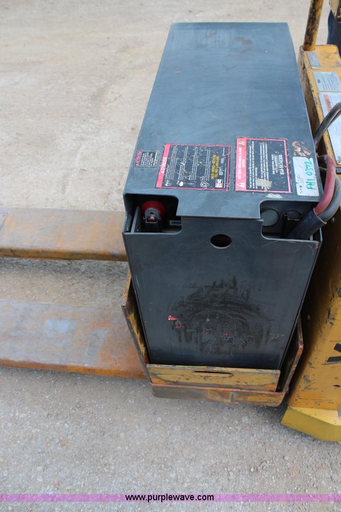 image for item H2506 Yale electric pallet jack