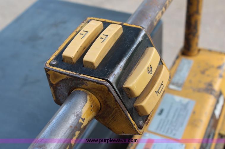 image for item H2506 Yale electric pallet jack