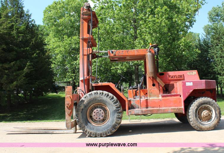 image for item H2510 Taylor Y-22-BW0 forklift