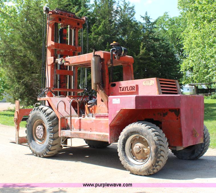 image for item H2510 Taylor Y-22-BW0 forklift