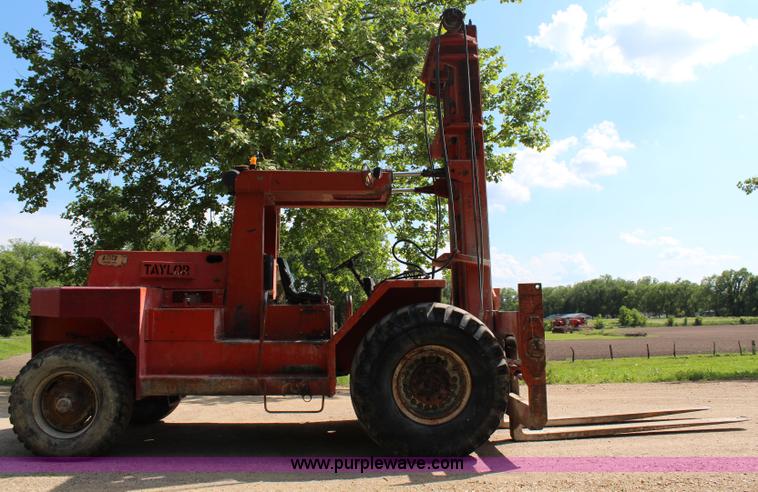image for item H2510 Taylor Y-22-BW0 forklift