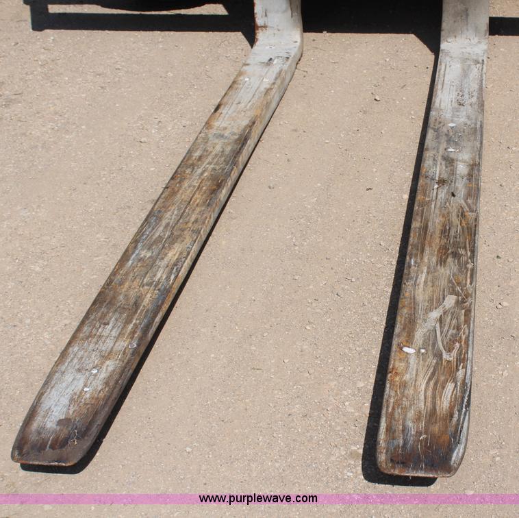 image for item H2510 Taylor Y-22-BW0 forklift