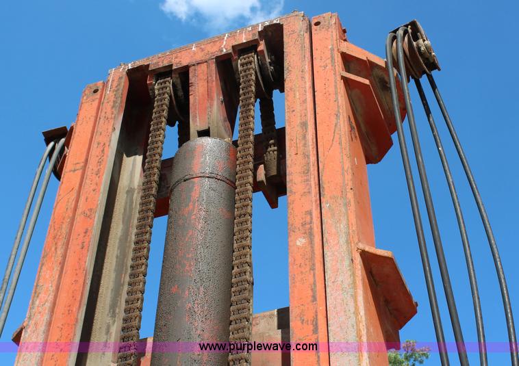 image for item H2510 Taylor Y-22-BW0 forklift