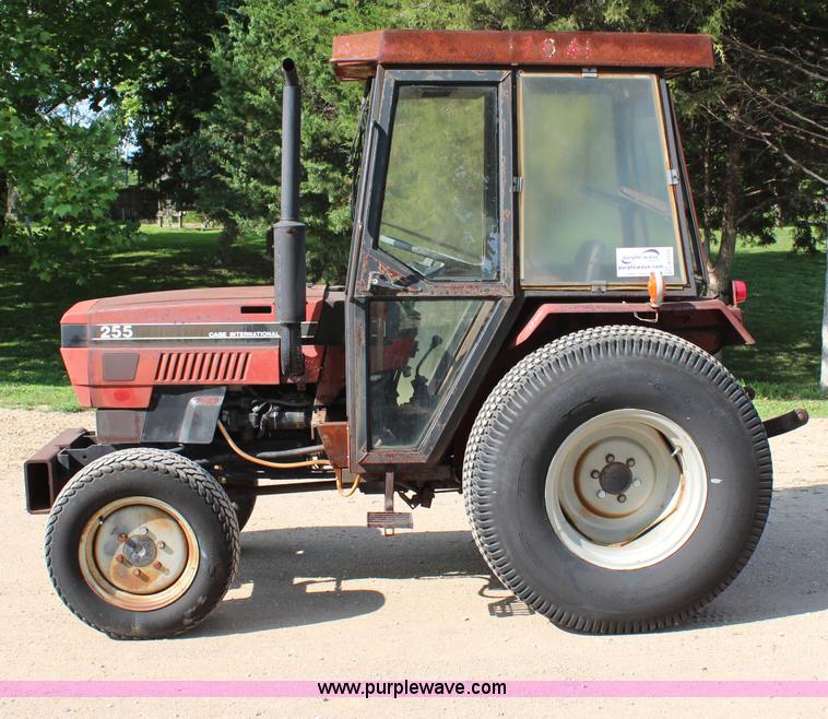image for item H2513 1980 Case IH 255 MFWD tractor