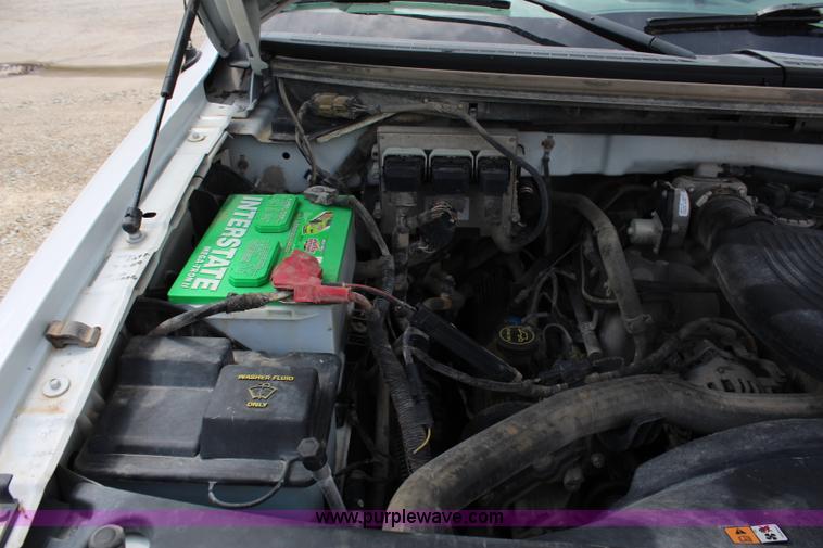 image for item H2720 2006 Ford F150 XL pickup truck