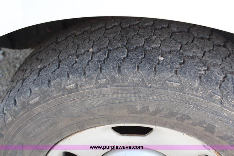 image for item H2720 2006 Ford F150 XL pickup truck