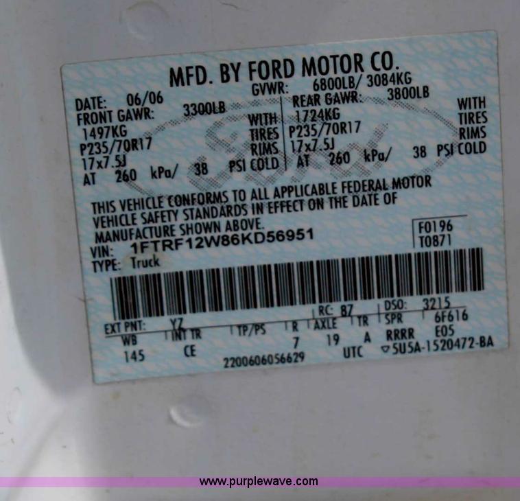 image for item H2720 2006 Ford F150 XL pickup truck