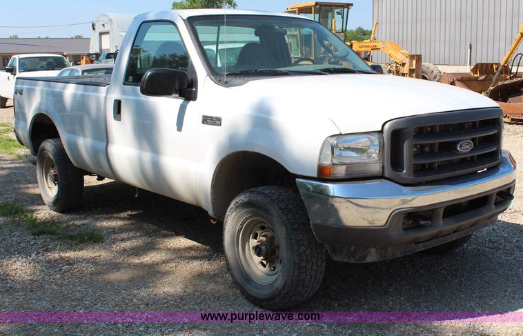 image for item H2742 2004 Ford F250 Super Duty XL pickup truck