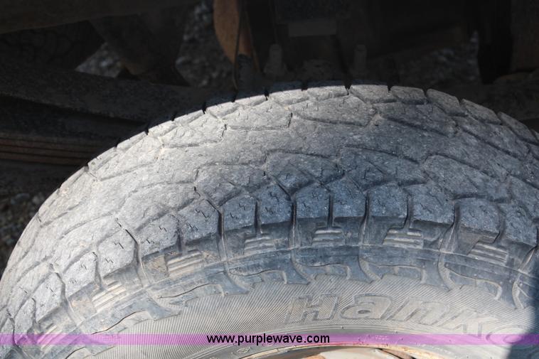 image for item H2742 2004 Ford F250 Super Duty XL pickup truck