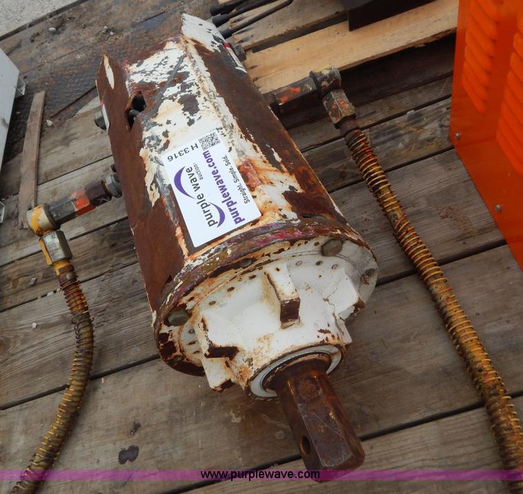 image for item H3316 McMiller X14K2H25WH1 hydraulic auger