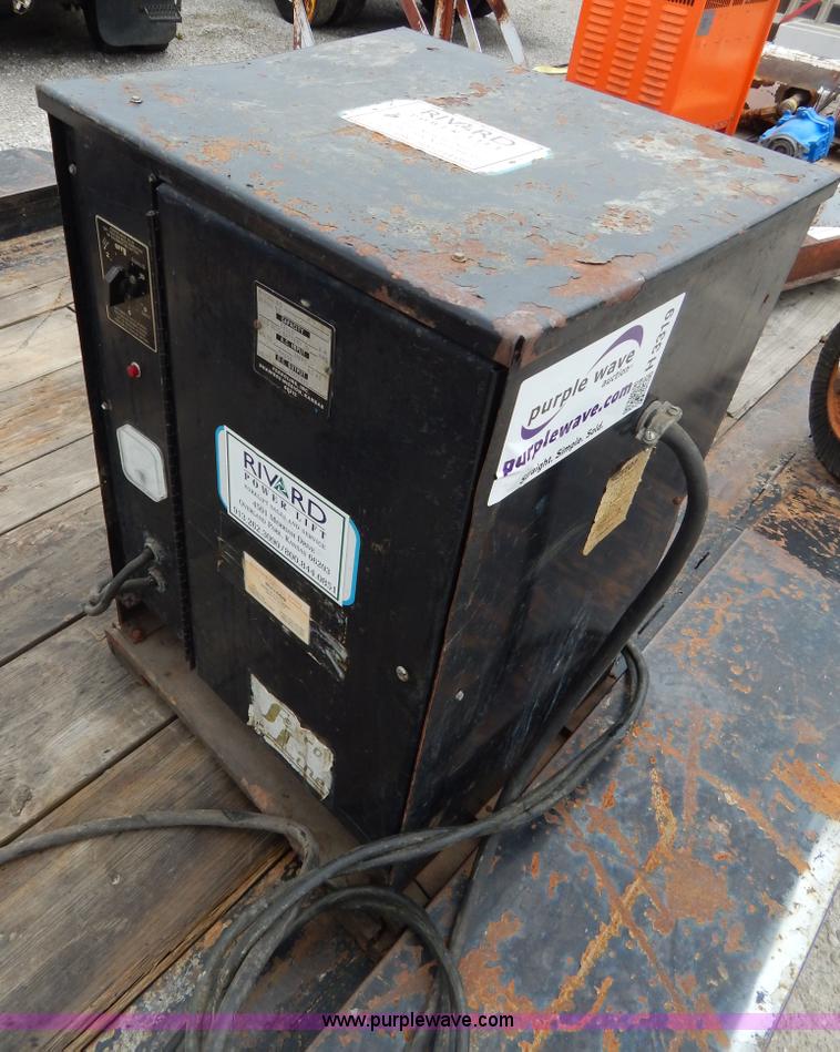 image for item H3319 Forklift battery charger