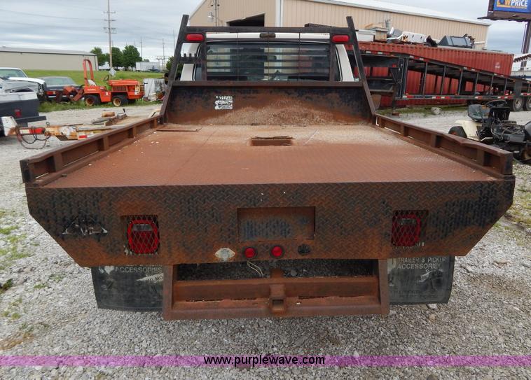 image for item H3321 1988 Ford F250 flatbed truck