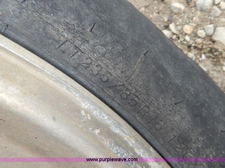 image for item H3321 1988 Ford F250 flatbed truck