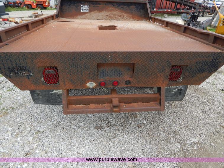 image for item H3321 1988 Ford F250 flatbed truck