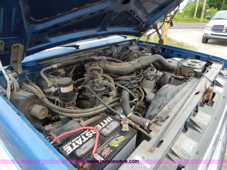 image for item H3321 1988 Ford F250 flatbed truck