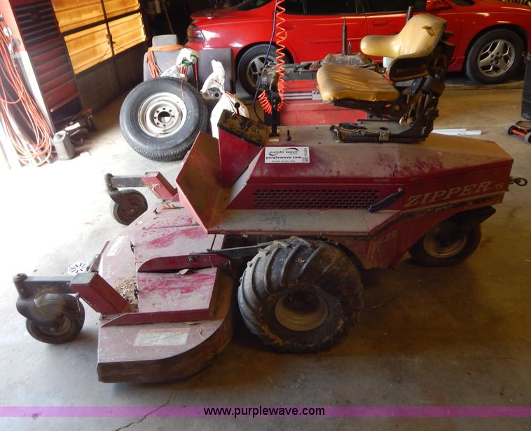 image for item H3324 Tipper TS-22 ZTR lawn mower