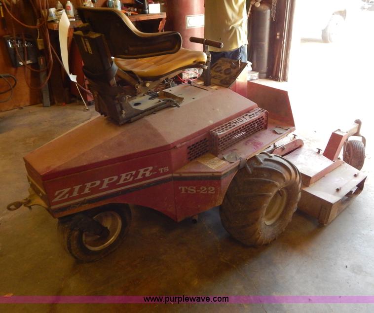 image for item H3324 Tipper TS-22 ZTR lawn mower