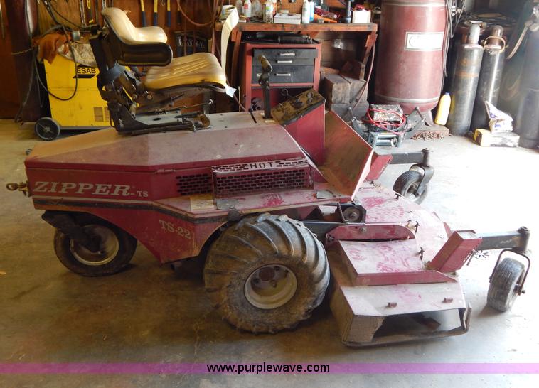 image for item H3324 Tipper TS-22 ZTR lawn mower