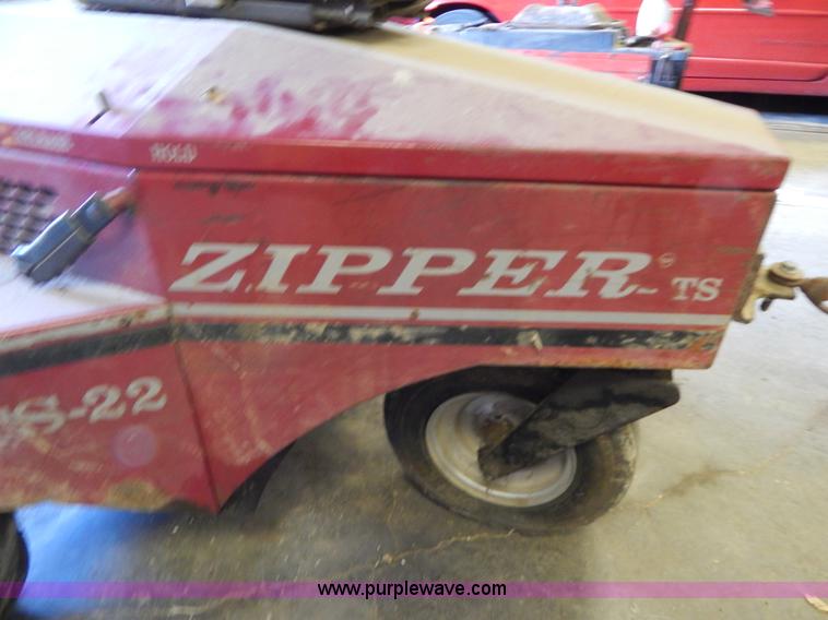 image for item H3324 Tipper TS-22 ZTR lawn mower