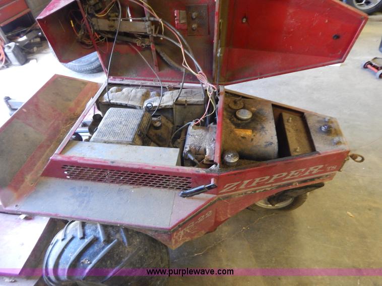 image for item H3324 Tipper TS-22 ZTR lawn mower