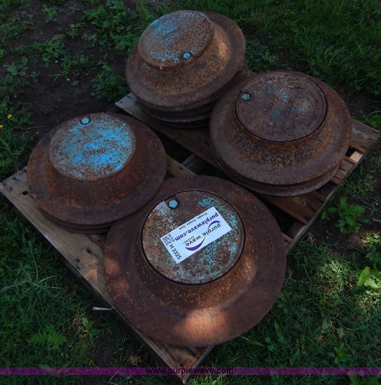 image for item H3325 Assorted equipment