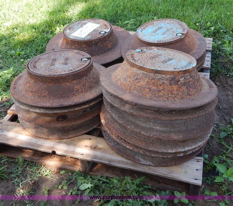 image for item H3325 Assorted equipment