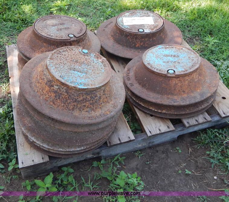 image for item H3325 Assorted equipment